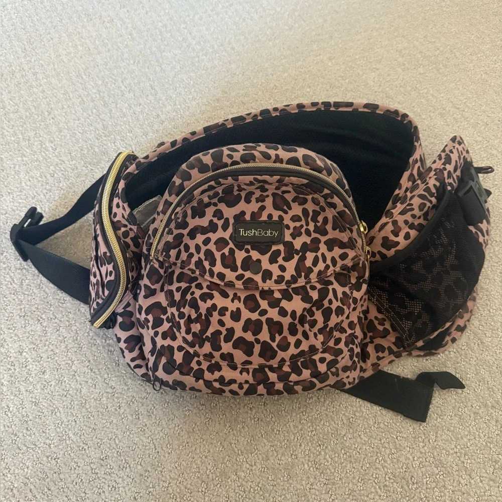 TushBaby Pink Leopard Baby Hip Pack - Picture 1 of 4